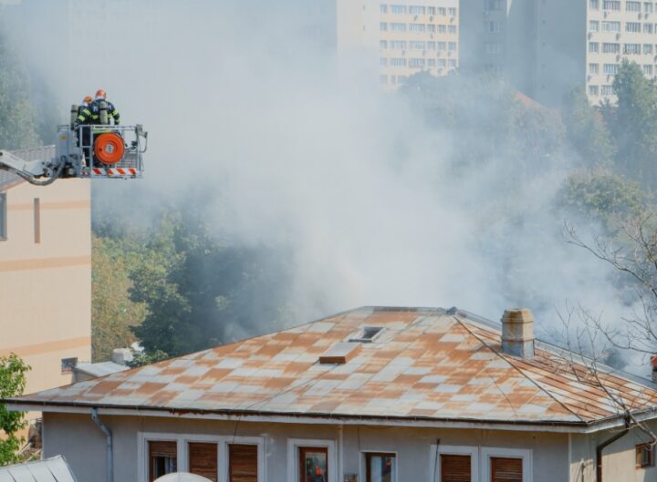 Pożar w dwupiętrowym domu przy Dąbrowskiego 21