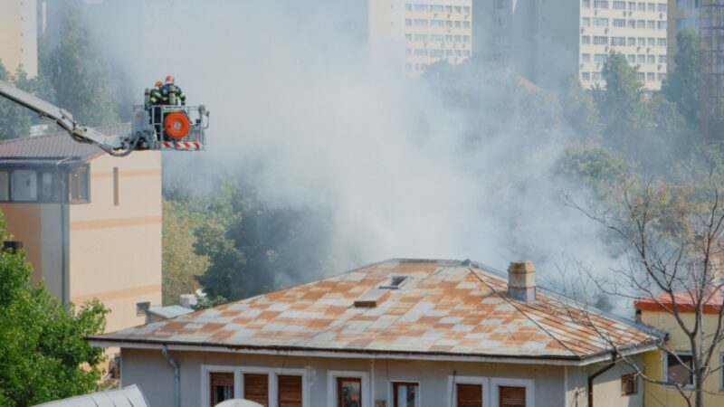 Pożar w dwupiętrowym domu przy Dąbrowskiego 21