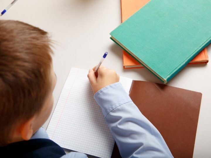 Edukacja w Gminie Dobroń: Nowe technologie w rękach uczniów!