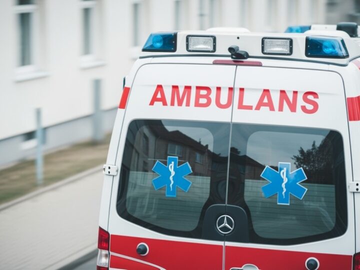 Mgła na drodze: jak uniknąć niebezpieczeństw i jeździć bezpiecznie