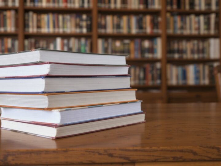 Kazimierz zyskał nową bibliotekę – otwarcie z artystycznym akcentem!
