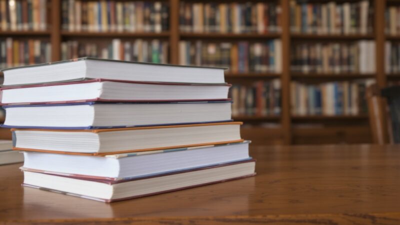 Kazimierz zyskał nową bibliotekę – otwarcie z artystycznym akcentem!