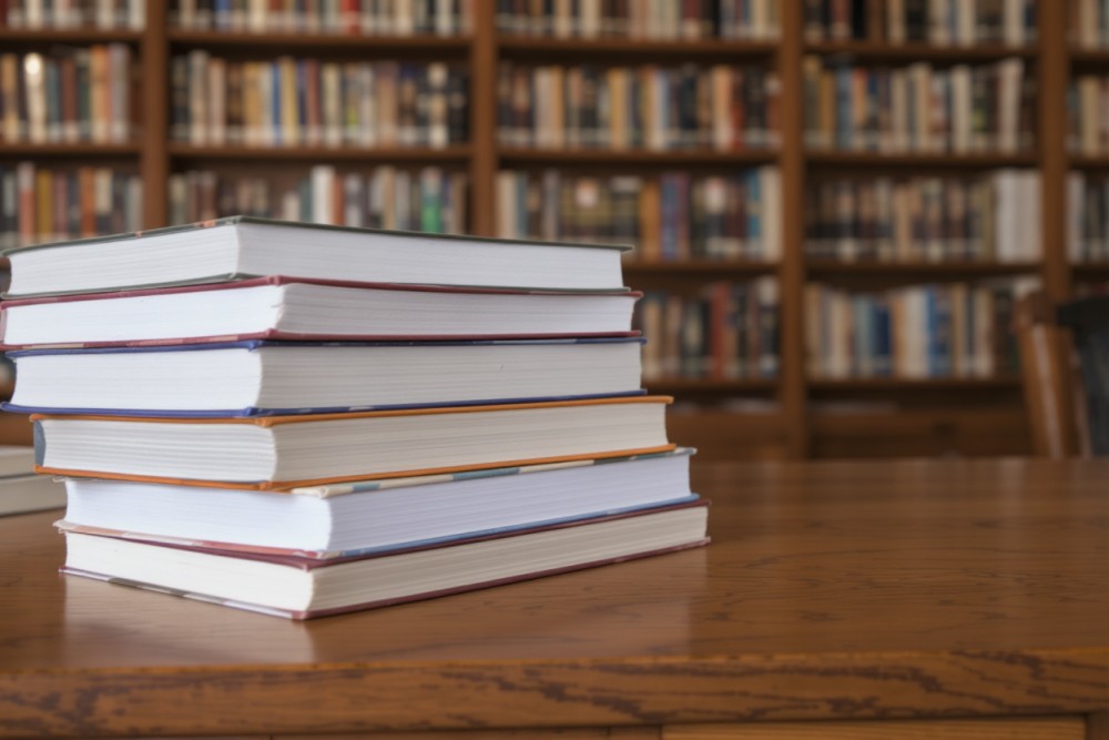 Kazimierz zyskał nową bibliotekę – otwarcie z artystycznym akcentem!