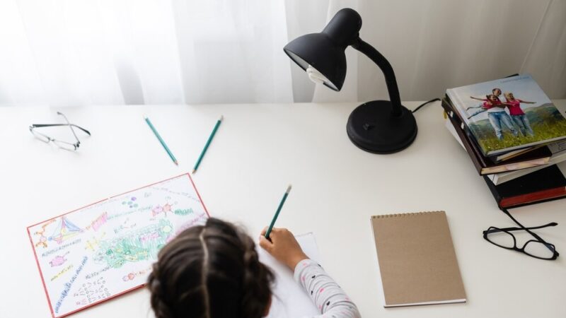 Młodzież z Widzewa zmienia Dobroń: nowa przestrzeń dla społeczności!