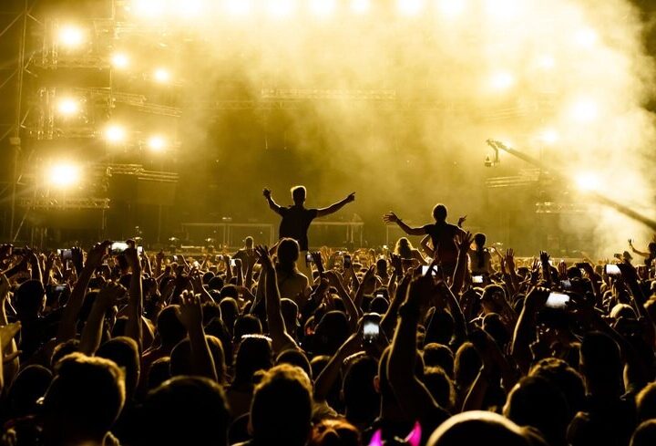 Świąteczny koncert dla dzieci w Pabianicach – muzyka, która niesie pomoc!