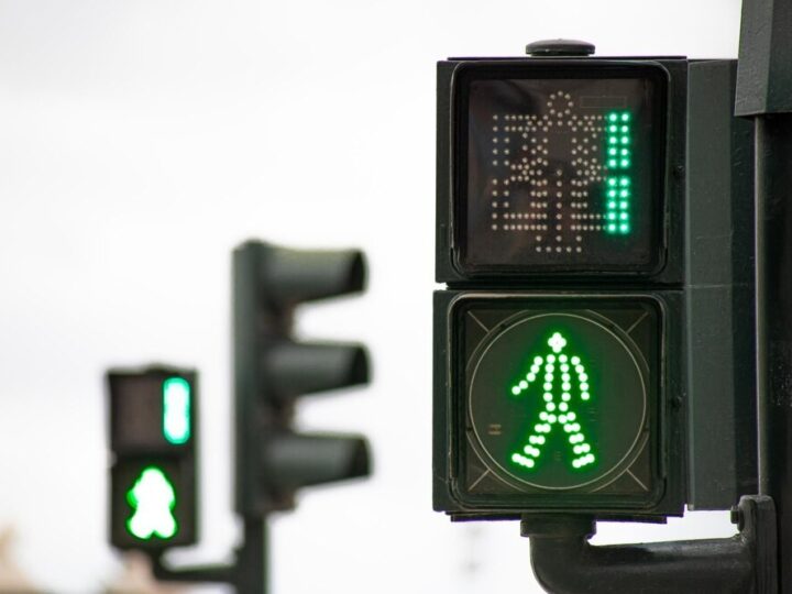 Bezpieczeństwo dzieci w Chechle Drugim: apel o wolne chodniki przy szkole