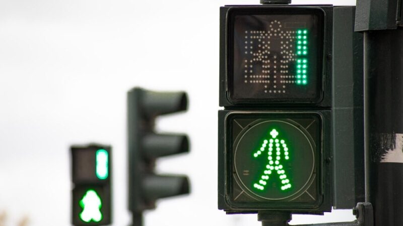 Bezpieczeństwo dzieci w Chechle Drugim: apel o wolne chodniki przy szkole