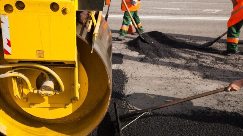 Nowy asfalt w Mogilnie Dużym: prace już w toku!
