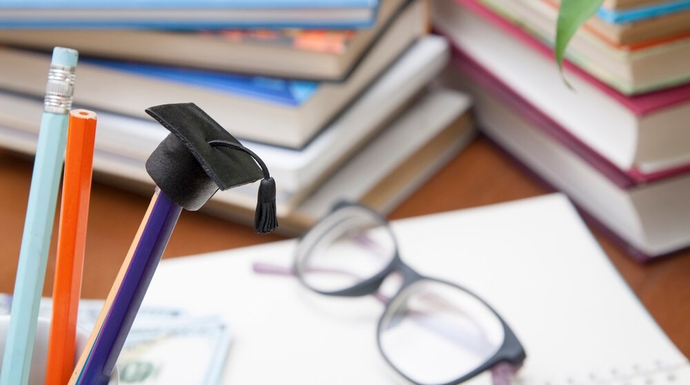 Mogilno Duże: Uczniowie ożywiają tradycje podczas Dnia Patrona szkoły