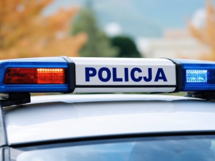 Policjanci z Hermanowa zapewniają bezpieczeństwo podczas Noworocznego Rajdu z Mikołajem