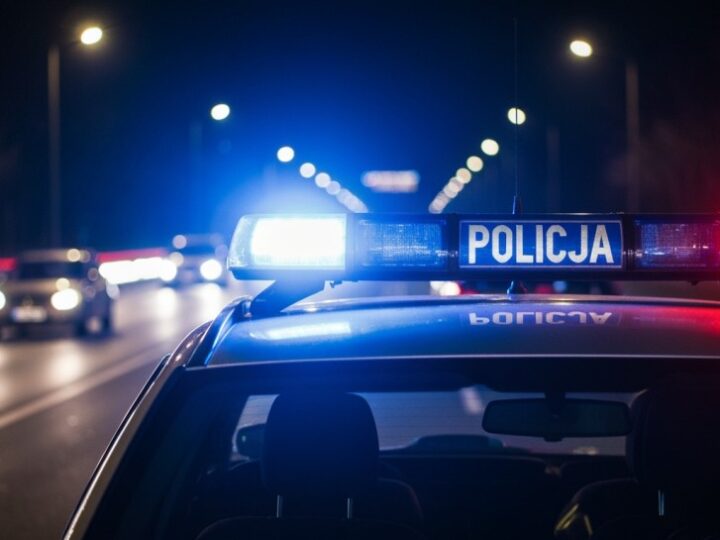 Policjantka rozpoznaje poszukiwanego i łapie go podczas jazdy po pijanemu