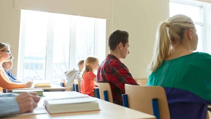 Językowe Talenty z Pabianic: Uczniowie oczarowali w „Potyczkach Poliglotów