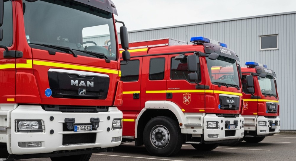 Zadymienie w Pabianicach: strażacy walczą z niebezpieczeństwem w dwóch lokalizacjach