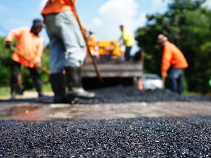 Zimowe bezpieczeństwo na drogach Gminy Lutomiersk: lokalne inicjatywy dla mieszkańców