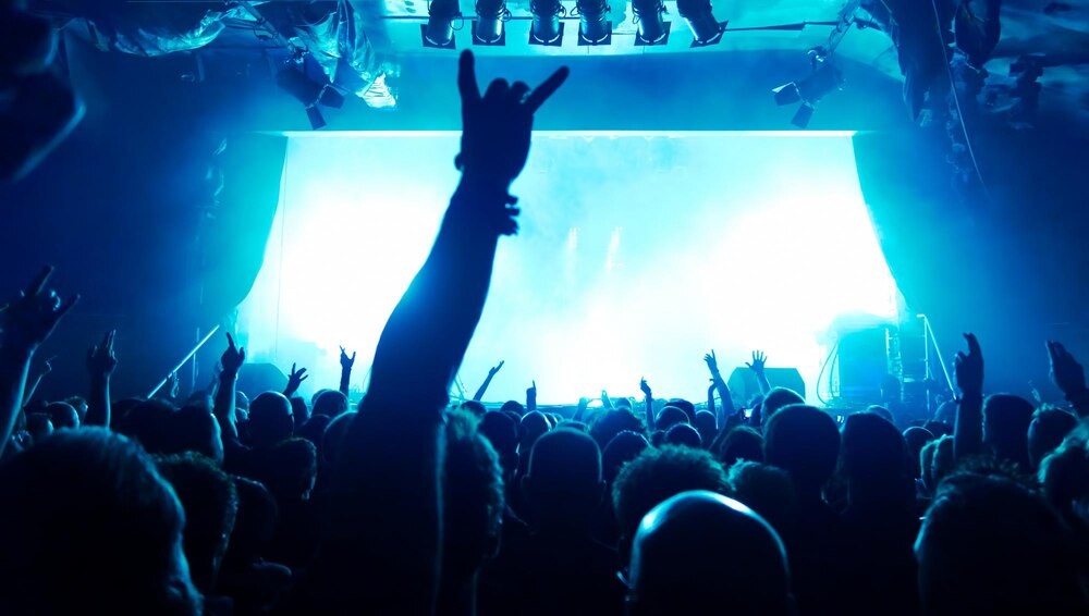 Mariusz Kałamaga zaskakuje nowym programem „Mamo! Papier się kończy!