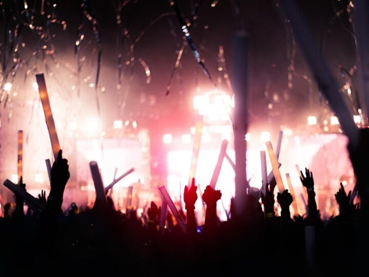 Niecodzienne Kobiety na Scenie: Relacja z „Jestem Kobietą vol. 7