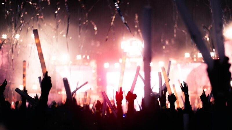 Niecodzienne Kobiety na Scenie: Relacja z „Jestem Kobietą vol. 7