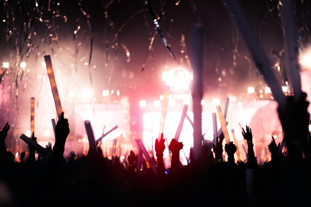 Niecodzienne Kobiety na Scenie: Relacja z „Jestem Kobietą vol. 7