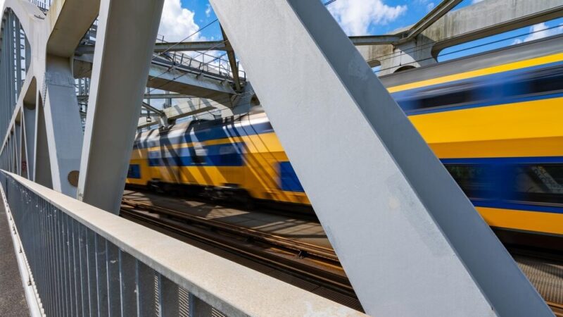 Nocne pociągi PKP Intercity dostosowują rozkład do zmiany czasu letniego