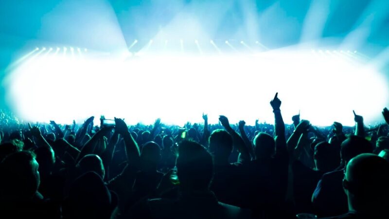 Folklor w Pabianicach: Wieczór z tańcem i tradycją w MOK-u z zespołem Dobroń