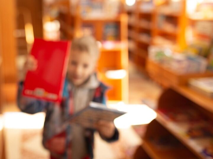 Młodzież z Pabianic rozmawia z starostą: inspirujące spotkanie pełne pytań