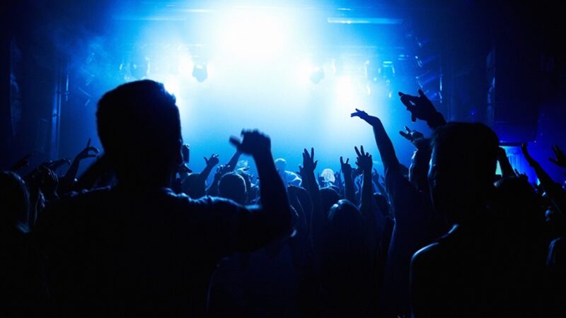 Muzyczna uczta w Dłutowie: wspieraj lokalne talenty!