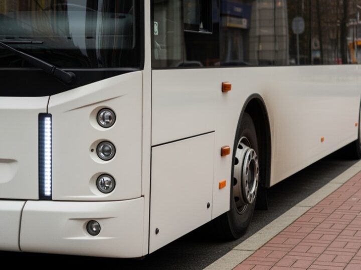 Zmiany w rozkładzie jazdy autobusów i godzinach otwarcia biletów w piątek 5 czerwca