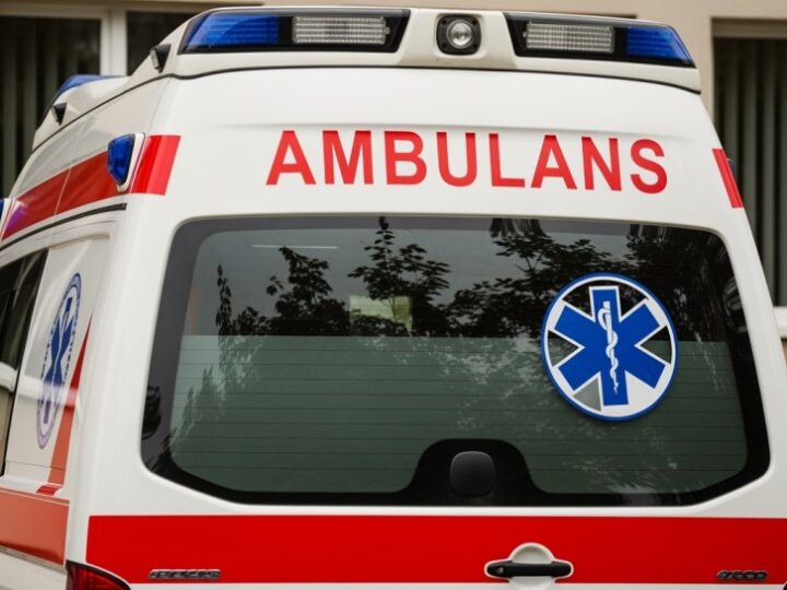 12 defibrylatorów w Dobroniu – nowy standard bezpieczeństwa dla mieszkańców