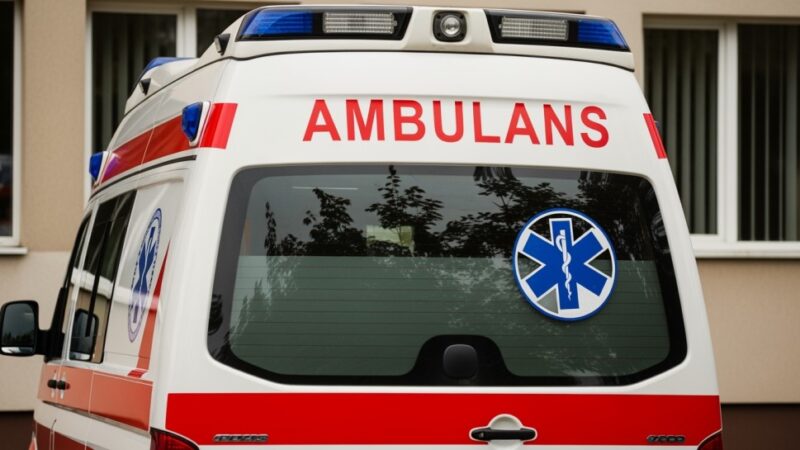 12 defibrylatorów w Dobroniu – nowy standard bezpieczeństwa dla mieszkańców