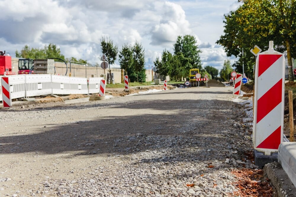 Nowe kruszywo dla dróg gruntowych w Gminie Lutomiersk: lepsza jakość dla mieszkańców