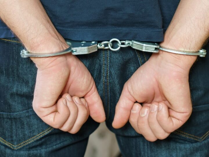 Policja w Pabianicach zarekwirowała blisko 900 gramów narkotyków, zatrzymano trzech mężczyzn