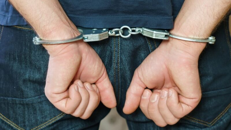 Policja w Pabianicach zarekwirowała blisko 900 gramów narkotyków, zatrzymano trzech mężczyzn