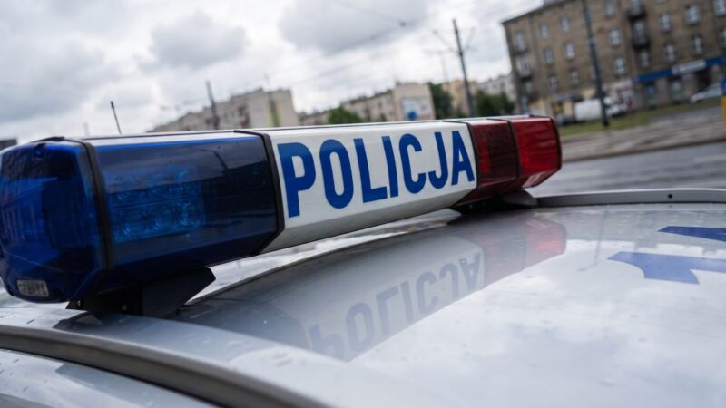 Zdrada, która ujawnia: Poszukiwany mężczyzna w rękach policji po interwencji partnerki