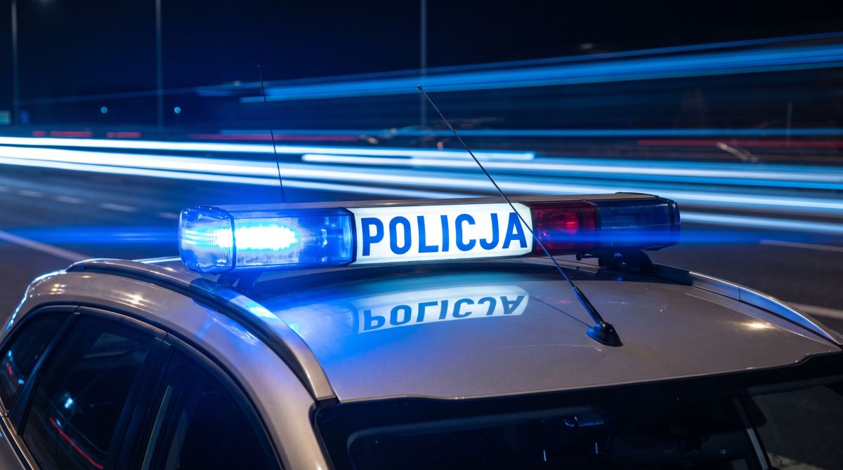 Zatrzymany za spaloną żarówkę: Mimo dożywotnich zakazów wsiadł za kierownicę